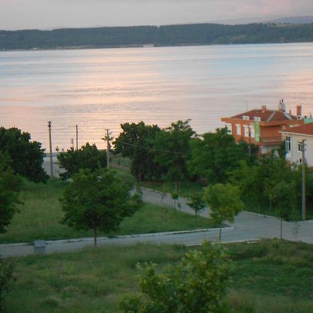 Irmak Family Pension & Apartments エジェアバト エクステリア 写真